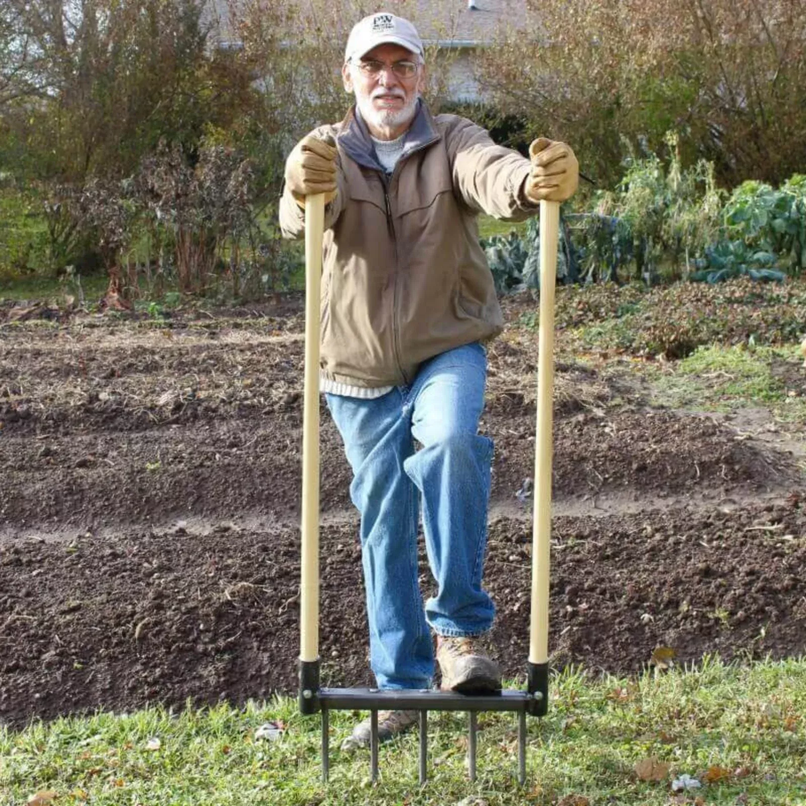 Broadfork Garden Tool for No-Till Soil Aeration and Cultivation