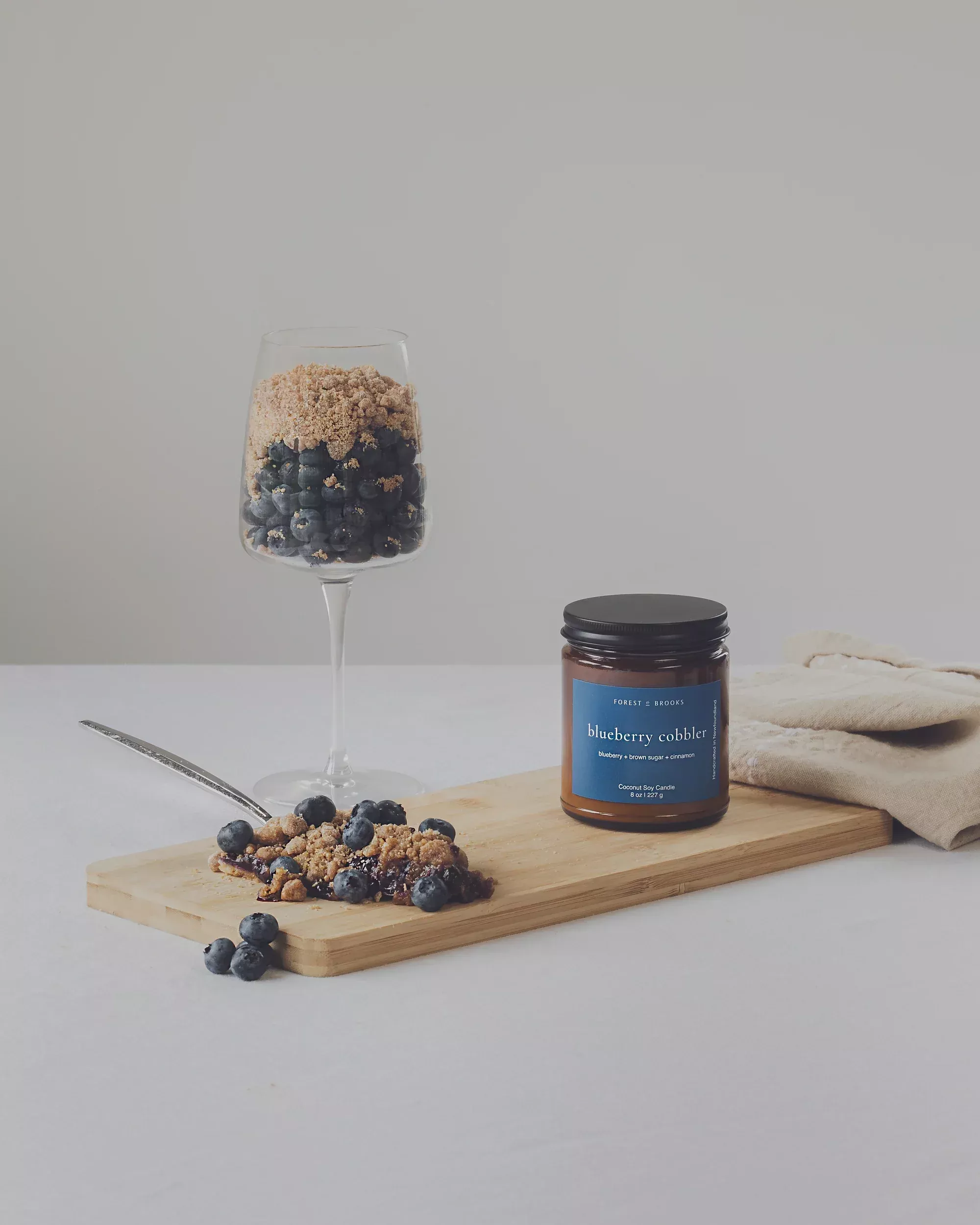 Forest & Brooks wooden wick candle - blueberry cobbler