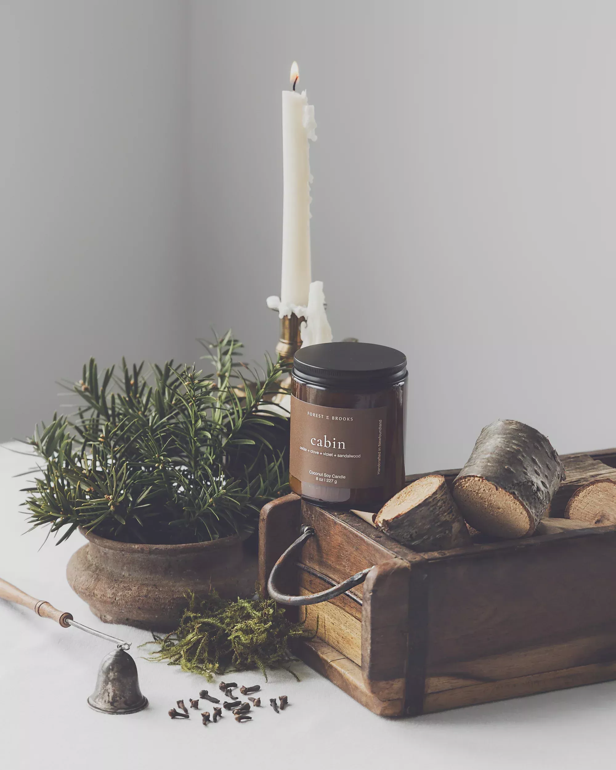 Forest & Brooks wooden wick candle - Cabin