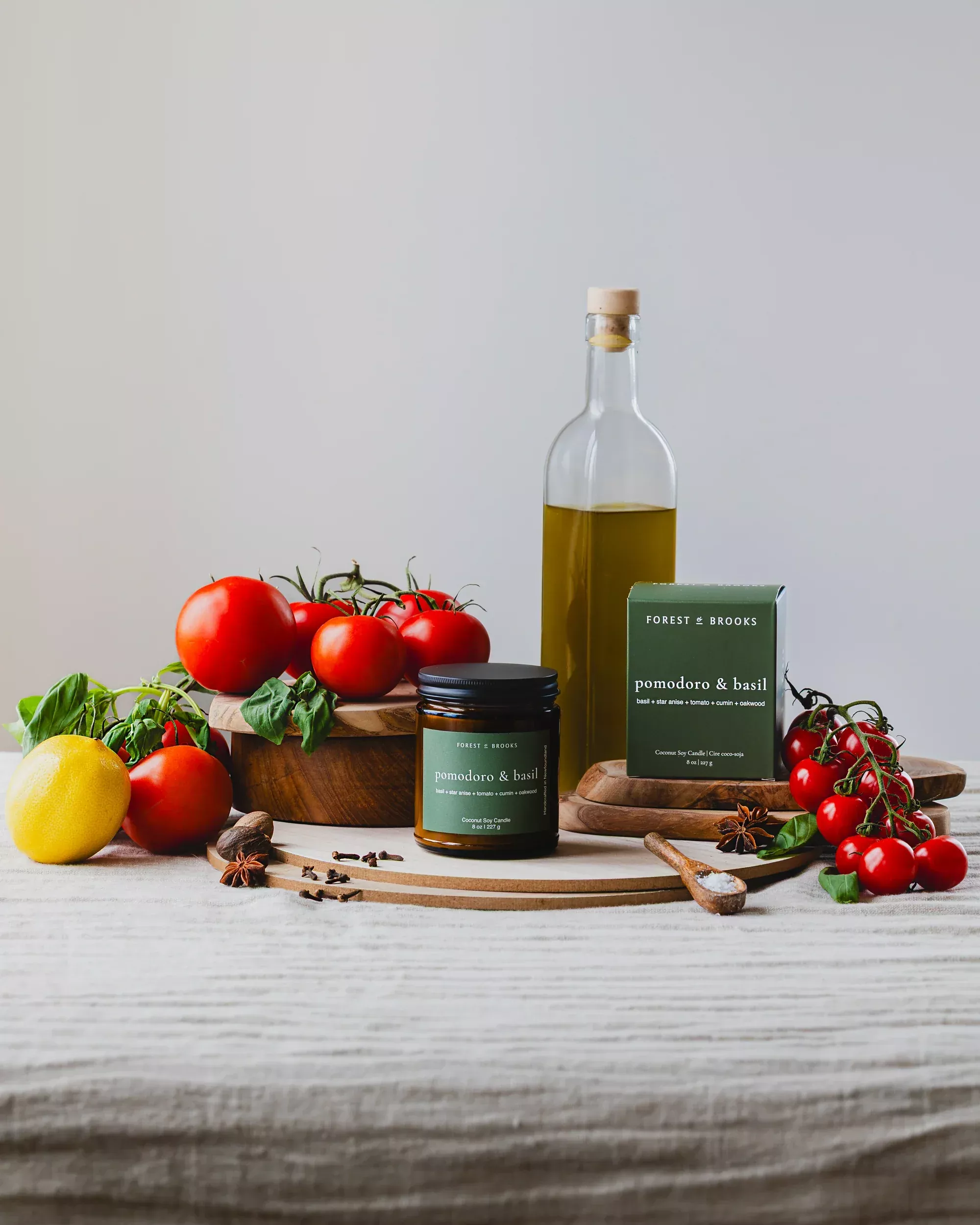 Forest & Brooks wooden wick candle - Pomodoro & Basil